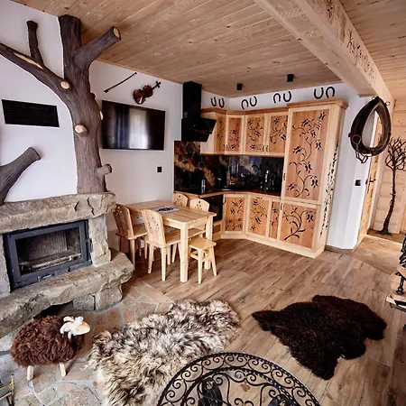 Pod Goralskim Niebem بيت للعطل *